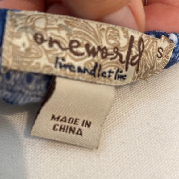 Beautiful top. - Picture 3 of 3